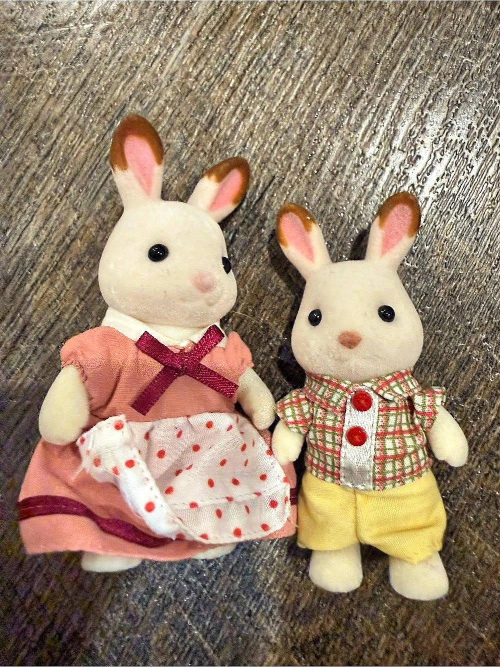 Calico Critters Chocolate Rabbit Family Figures Pair Pink & White